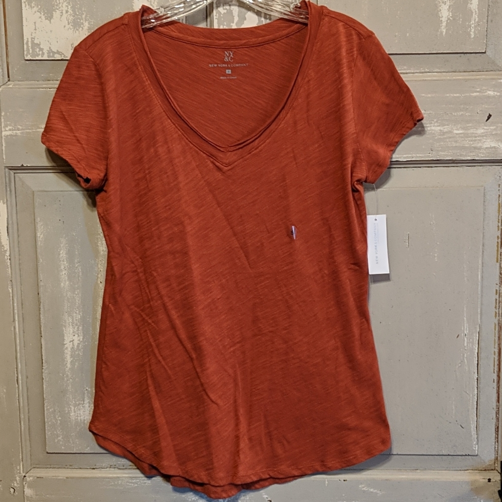 New York and company Vneck top short sleeve